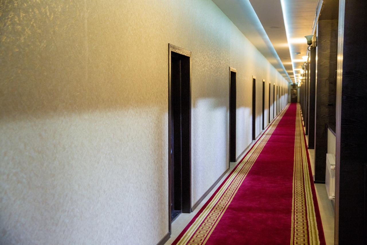 מינגסוויר Semeni Hotel & Restaurant מראה חיצוני תמונה